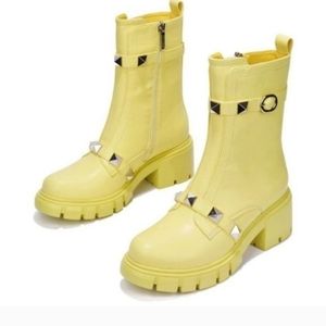 Cape Robin yellow rain boots sz 6